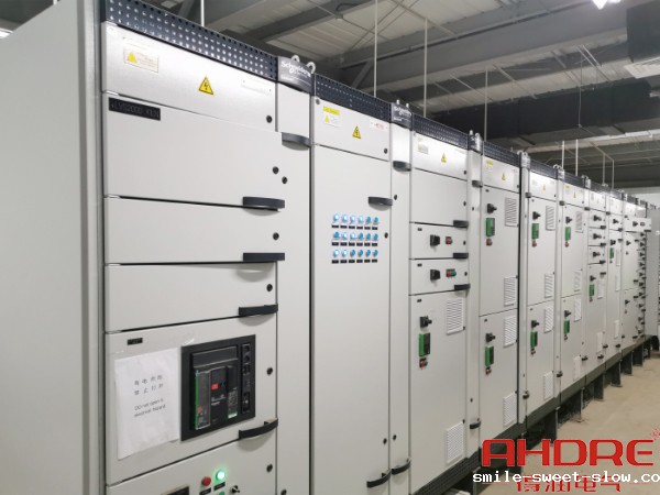 项目现场Blokset低压柜实物图.jpg 项目现场Blokset低压柜实物图.jpg