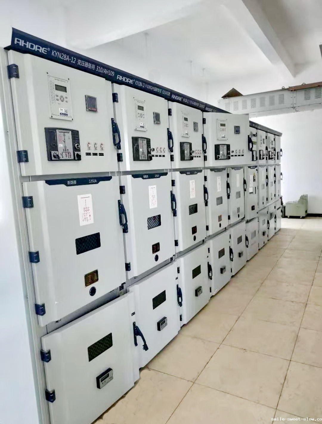 10KV高压柜现场图 10KV高压柜现场图